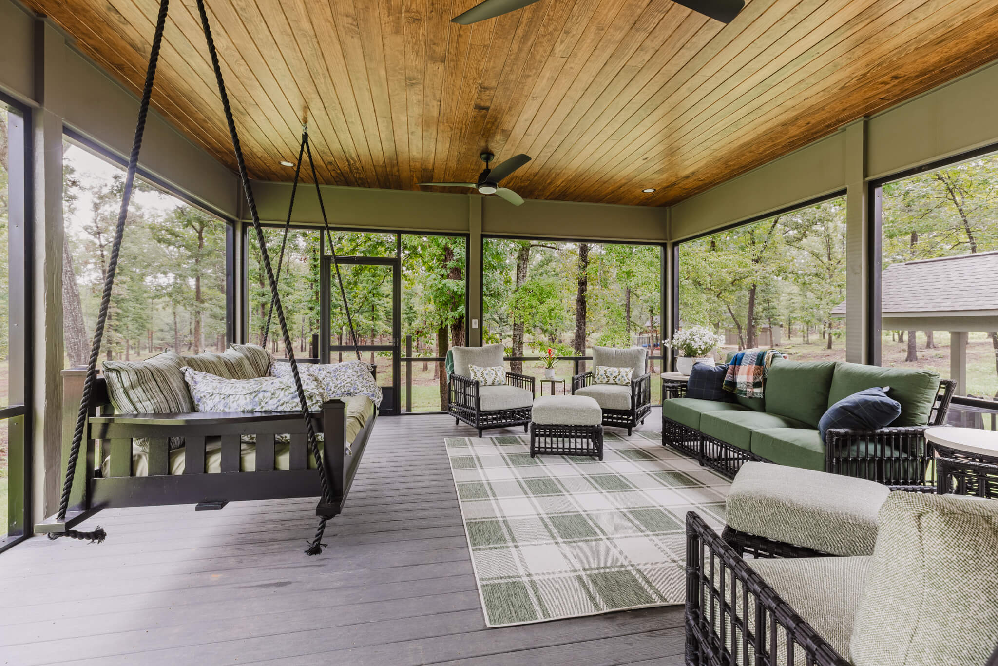 5 sporting lodge screened in porch hanging bed chairs couch (1)
